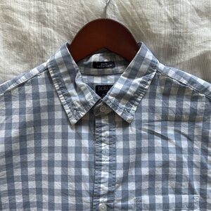 J.Crew men’s Flex wash casual button up shirt.